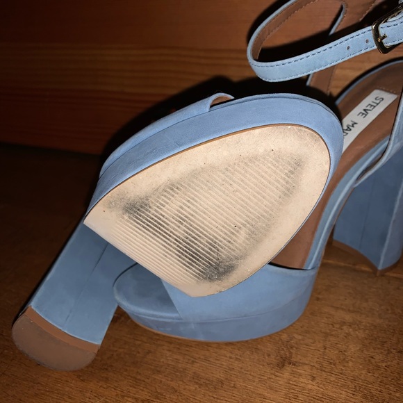 High Heels - Picture 3 of 4